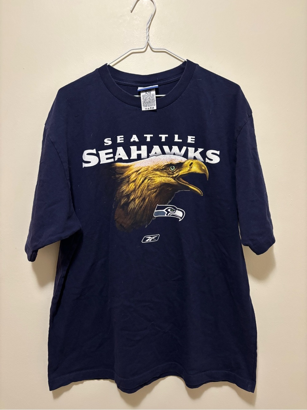 Vintage Reebok NFL Seattle Seahawks Graphic T-Shirt (Men's XL, Navy Blue)